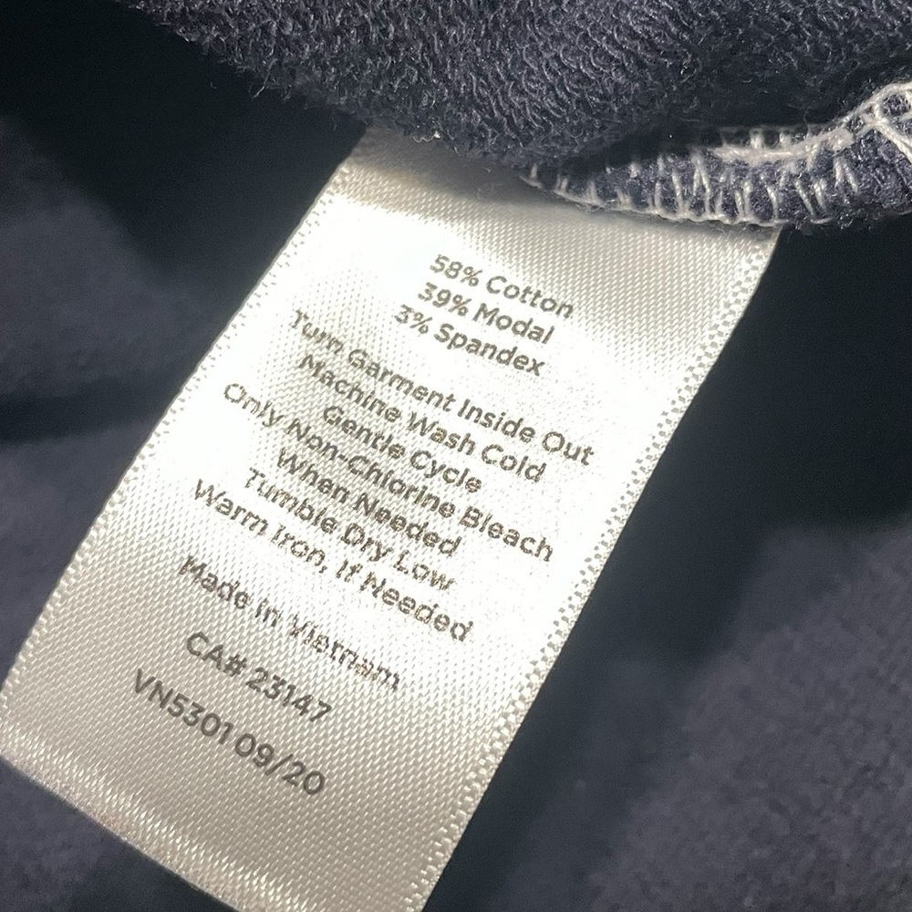 Talbots Navy‎ Stretch Long Sleeve SPF 50 Top (Medium Petite) - Picture 2 of 6